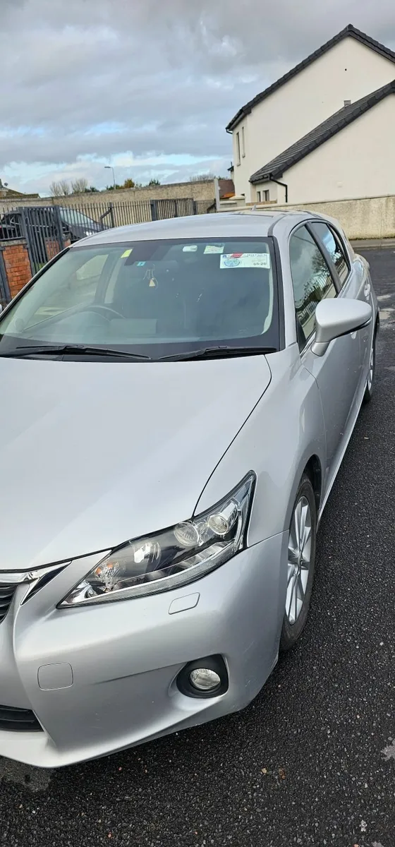Lexus CT 2011 - Image 2