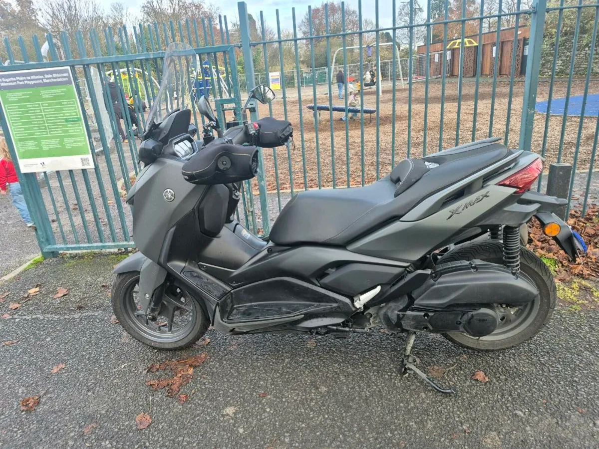 2025 Xmax 125 - Image 3