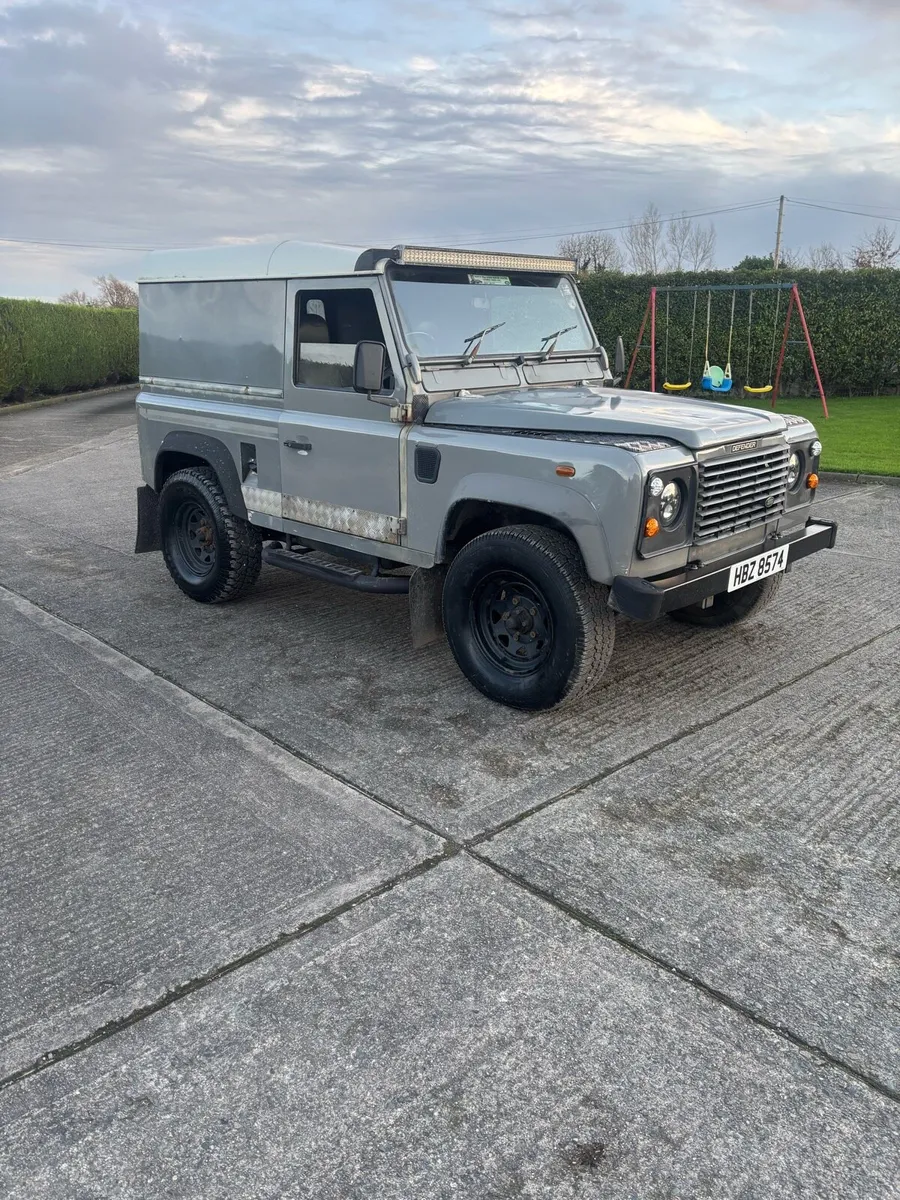 Landrover defender - Image 1