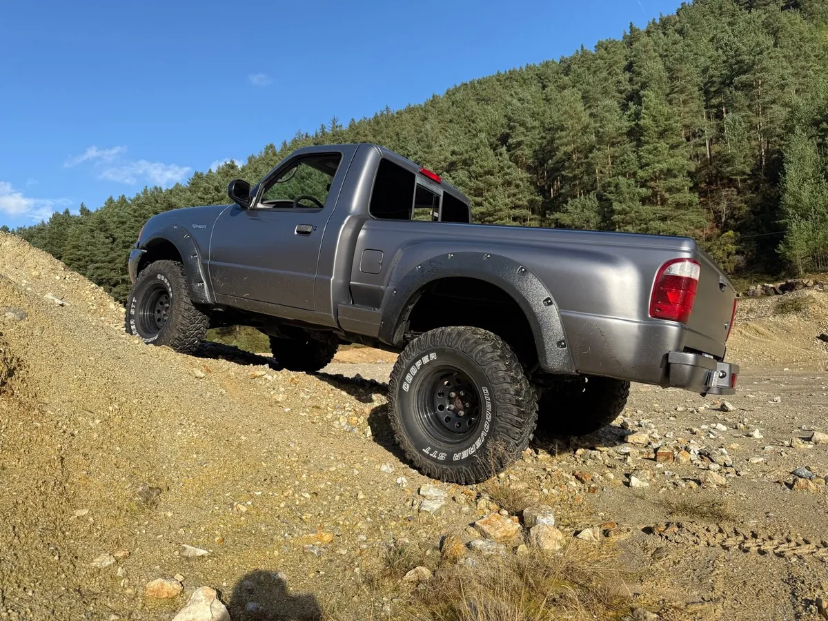 US Ford Ranger, 3.0 V6 Petrol, Manual 4WD - Image 3