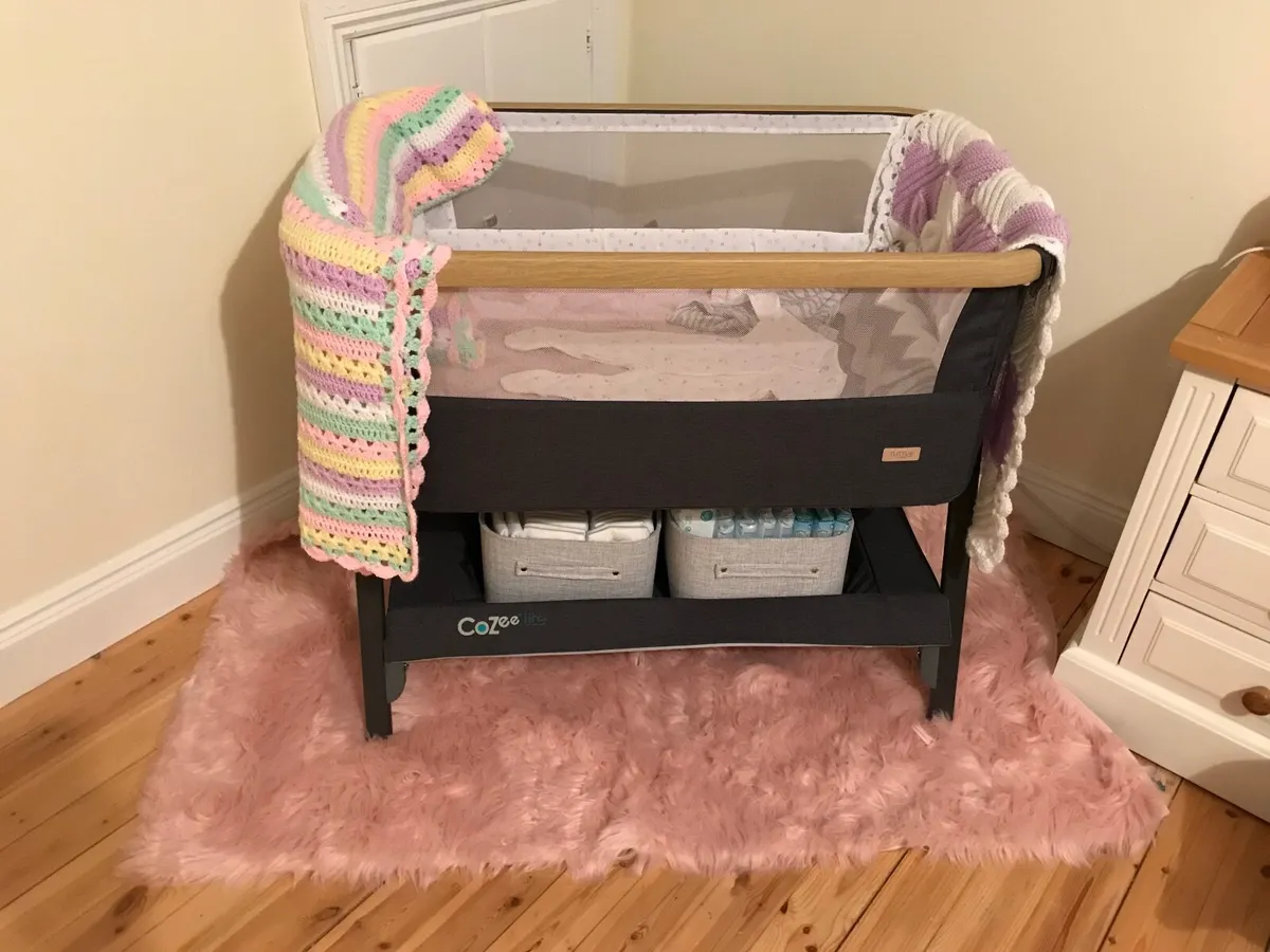 Bed side crib - Image 1