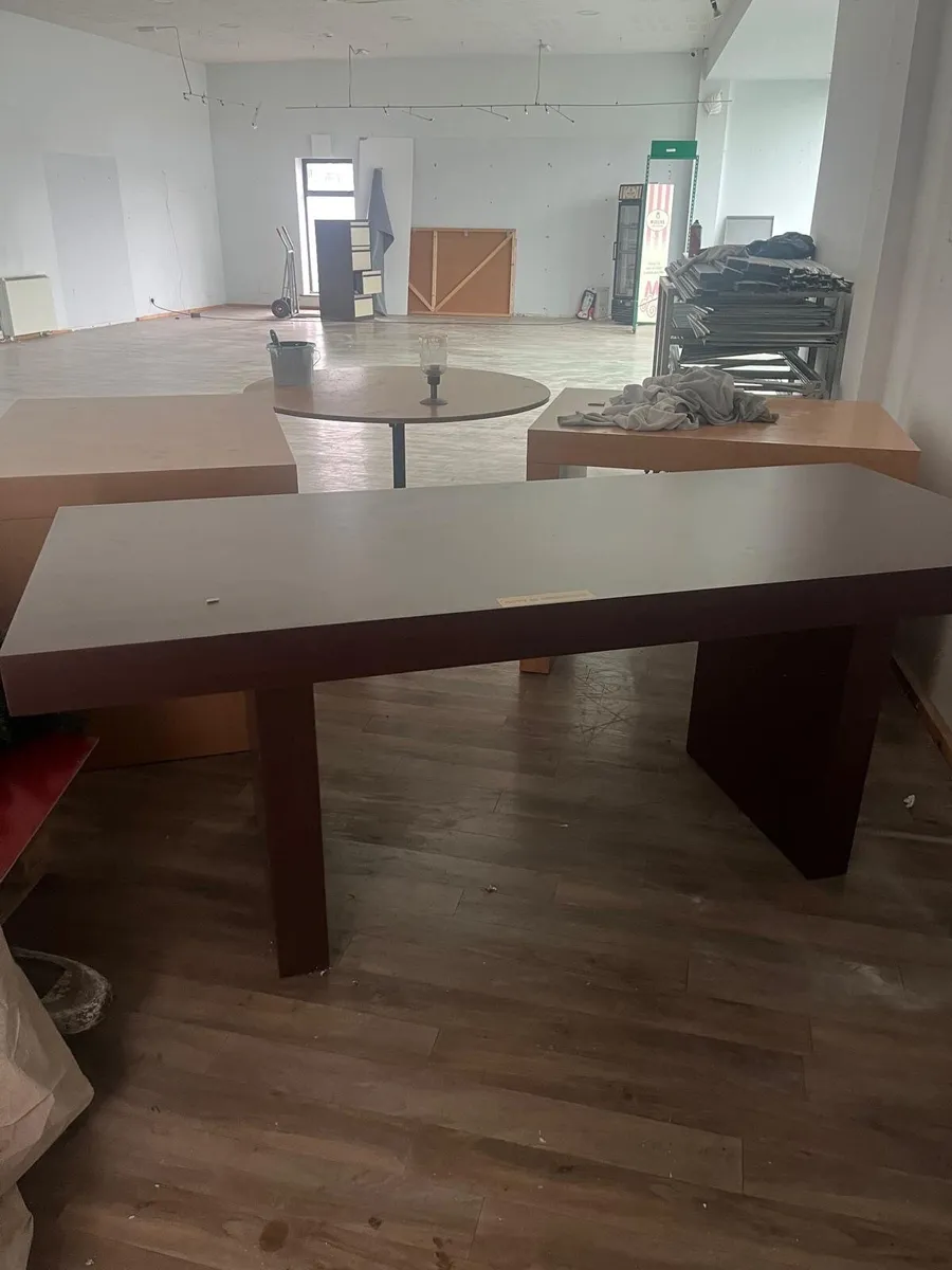 Office table - Image 3