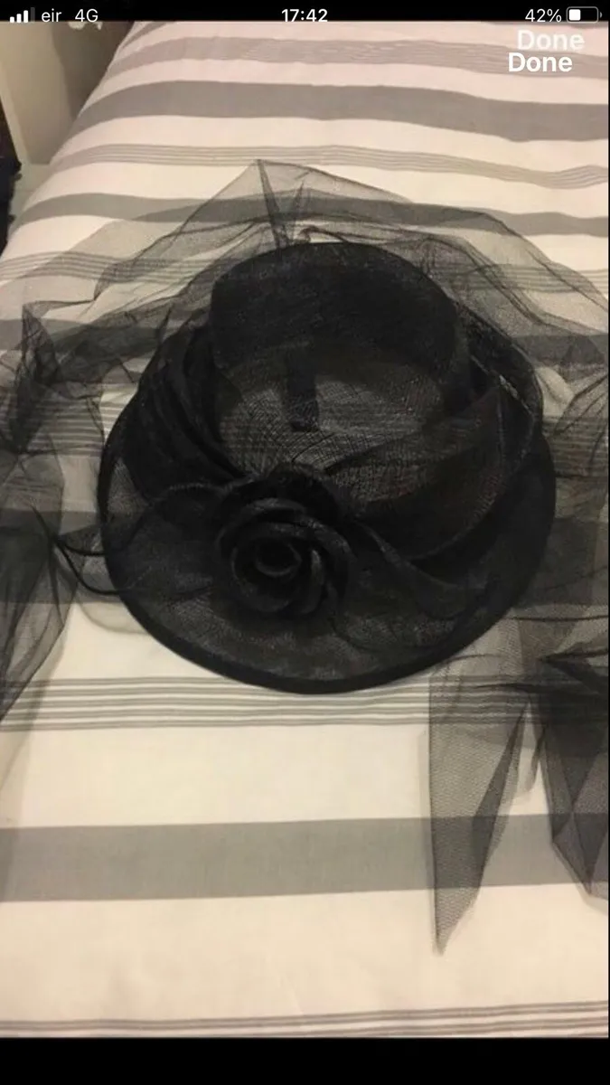 Ladies new navy hat €20 - Image 4