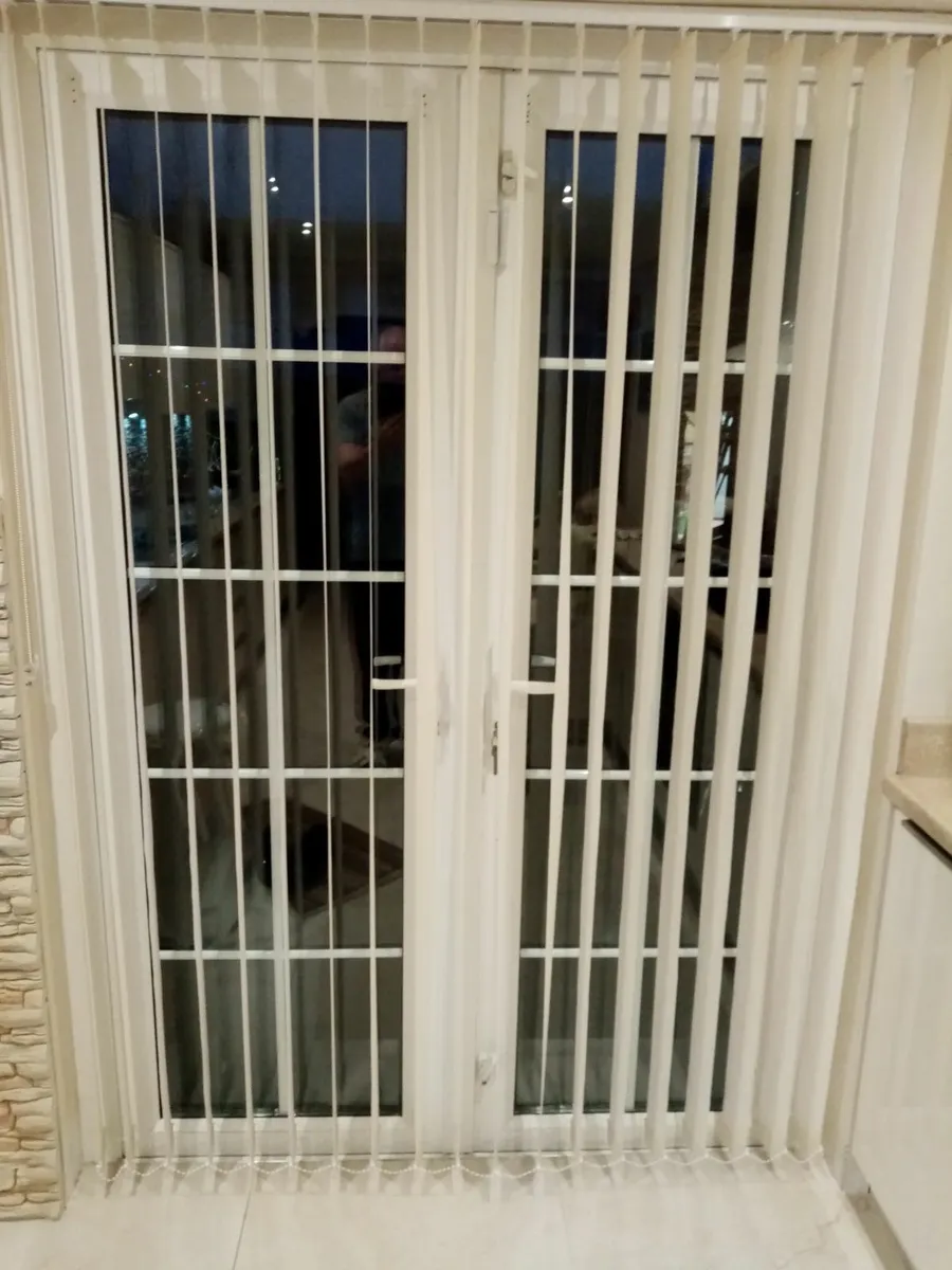 Vertical Blind - Image 2