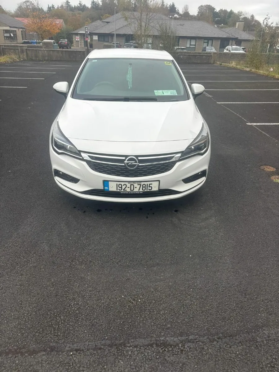 Opel Astra 2019 - Image 1