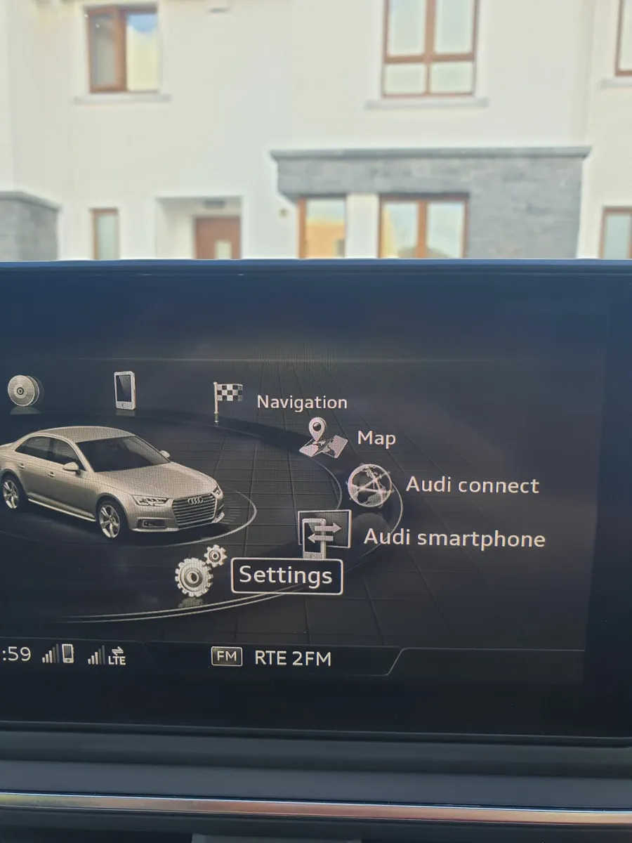 Audi A4 2017 - Image 2