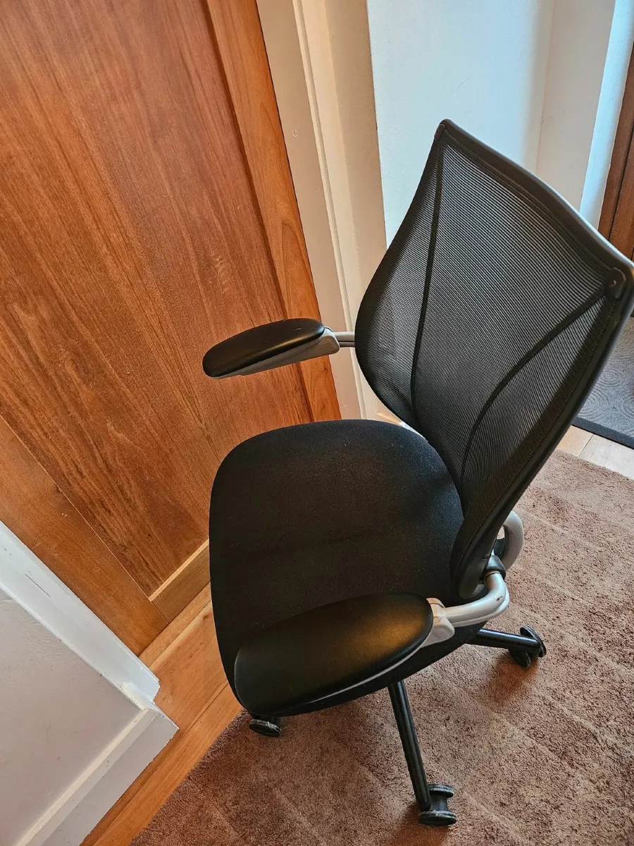 Humanscale Liberty Ergonomic Desk Chair - Excellen - Image 3