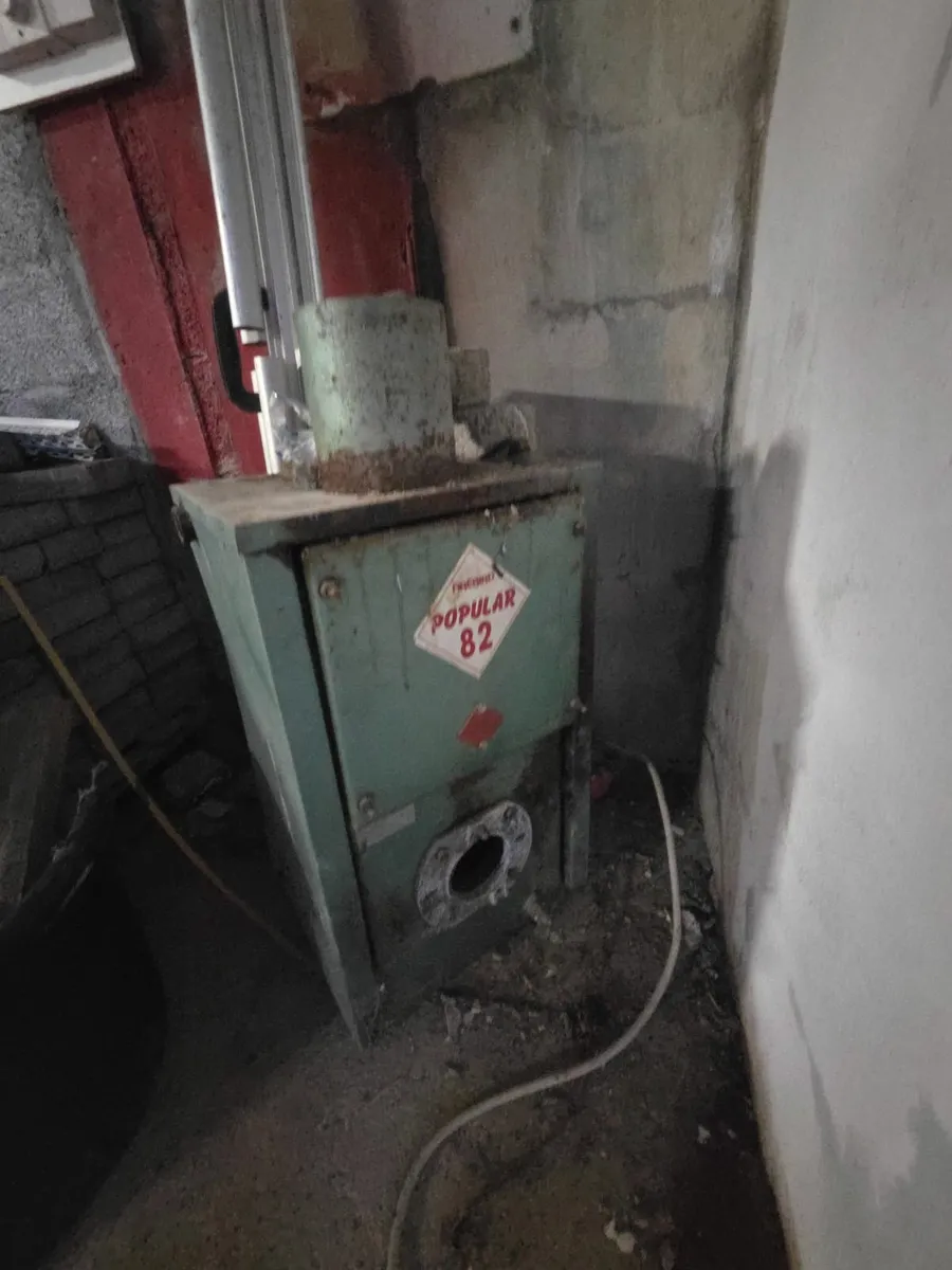 Shed contents - Image 1