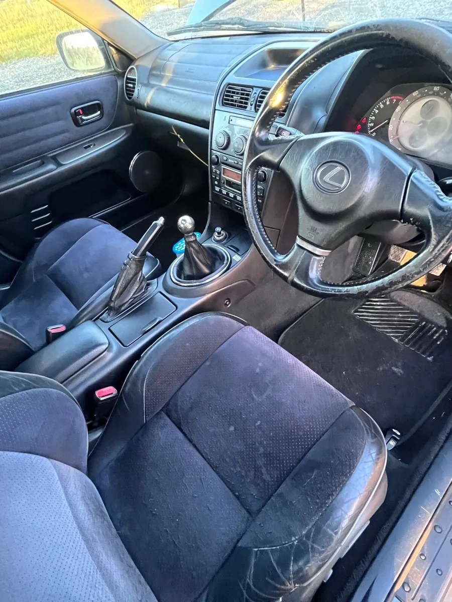 Lexus IS 2001 - Image 3