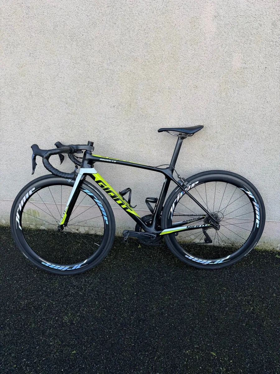 Giant TCR Advanced Road Bike - Image 3