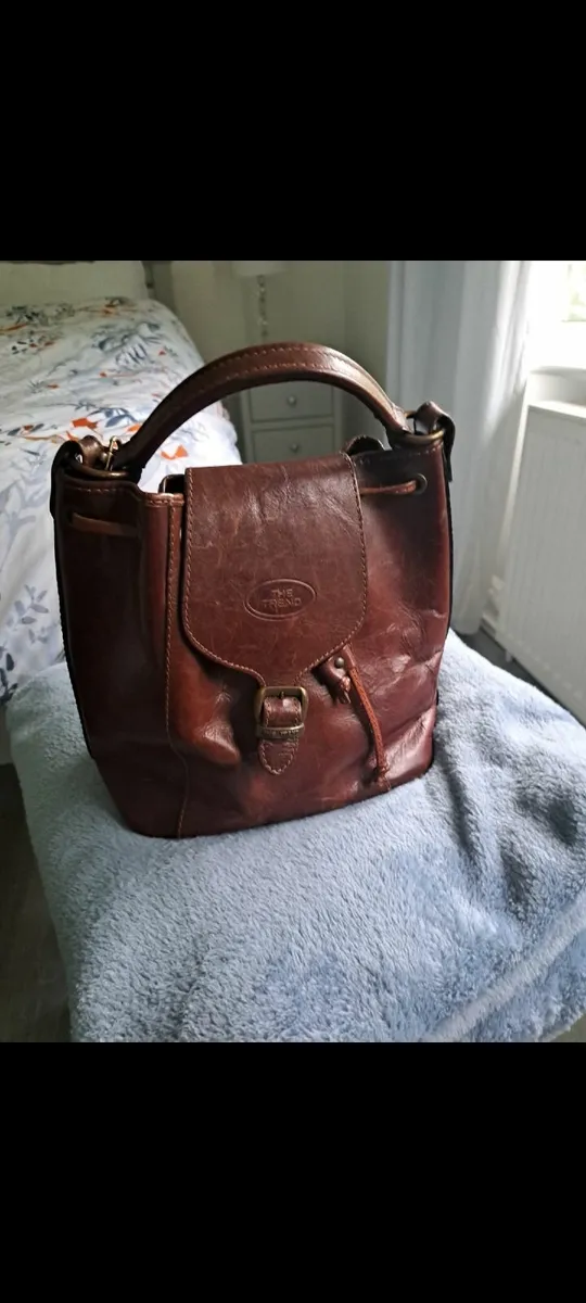 TREND. Genuine leather brown bucket bag - Image 1