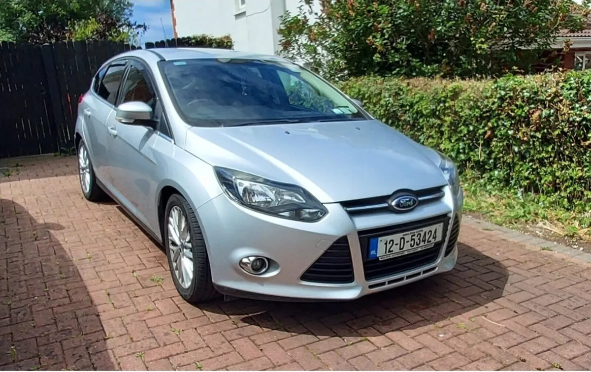 Ford Focus 1.0 125 EcoBoost Zetec 5dr - Image 2