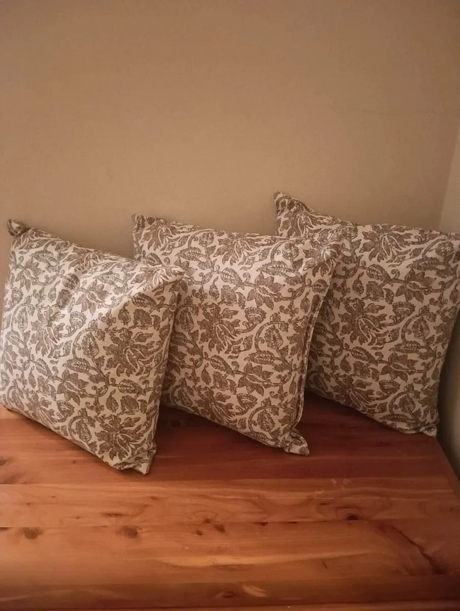 6 New beautiful quality cushions 35,lot - Image 1