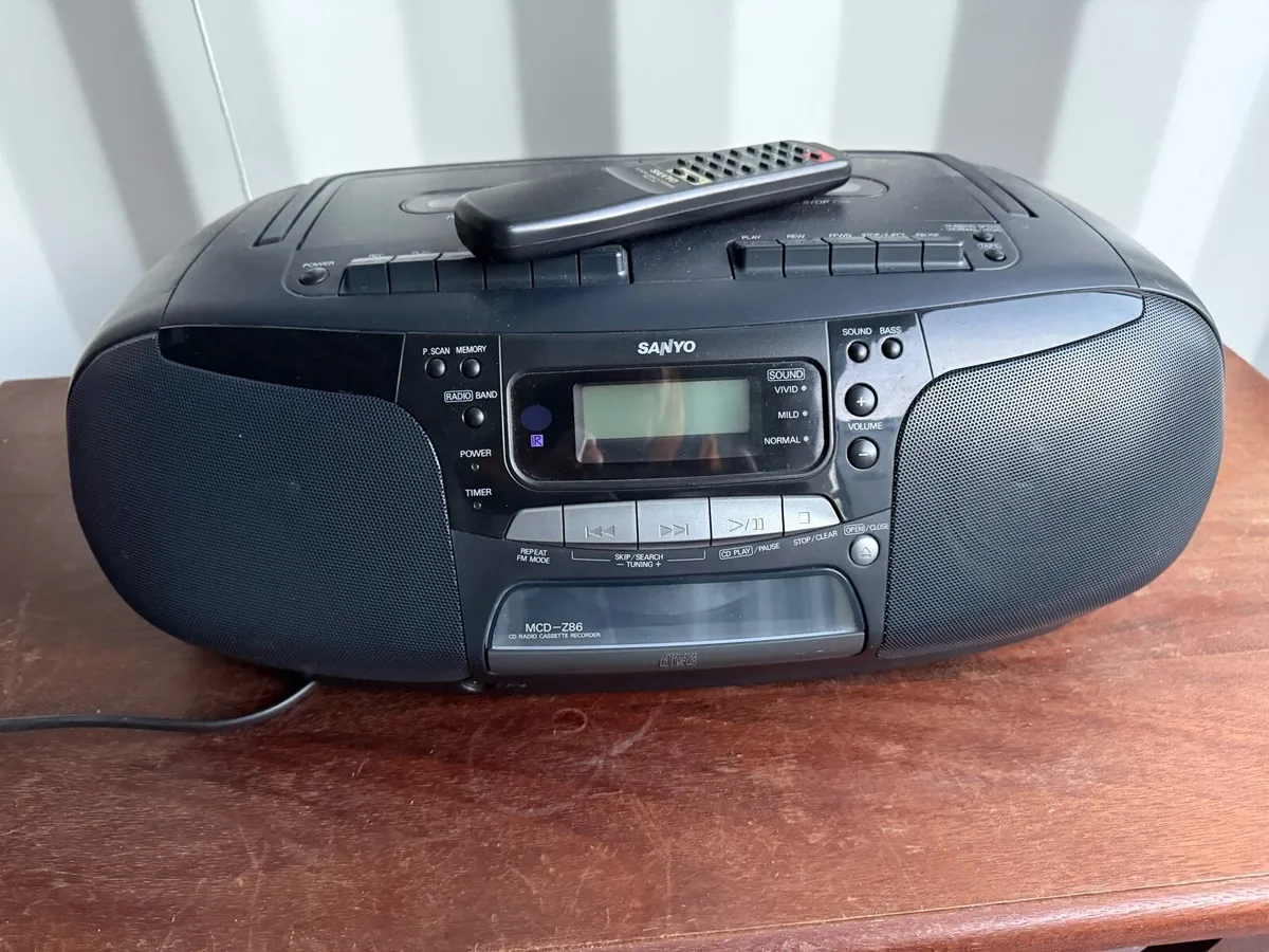 Radio \ Cassette \ CD Player (recorder) - Image 1