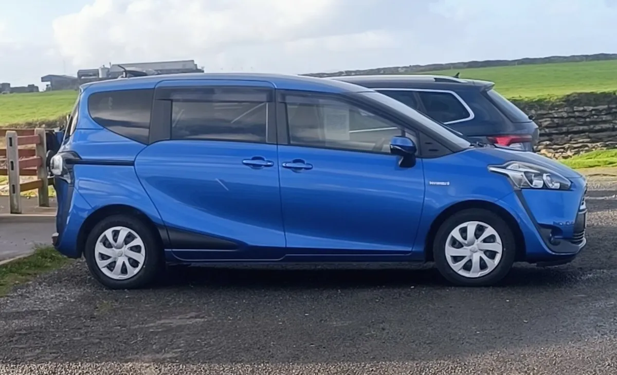 Toyota Sienta 2016, hybrid automatic, 7 seater - Image 1