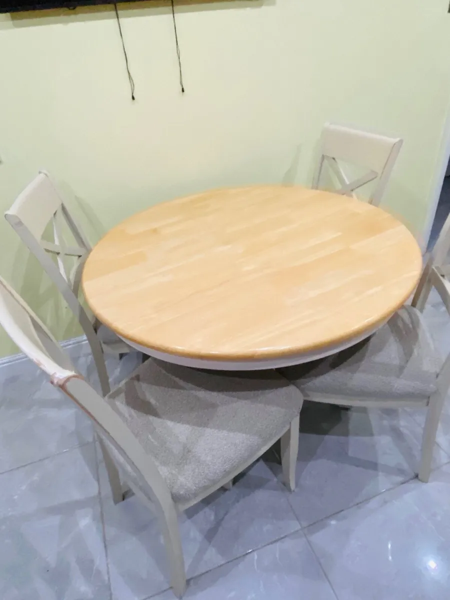 Dining table - Image 1