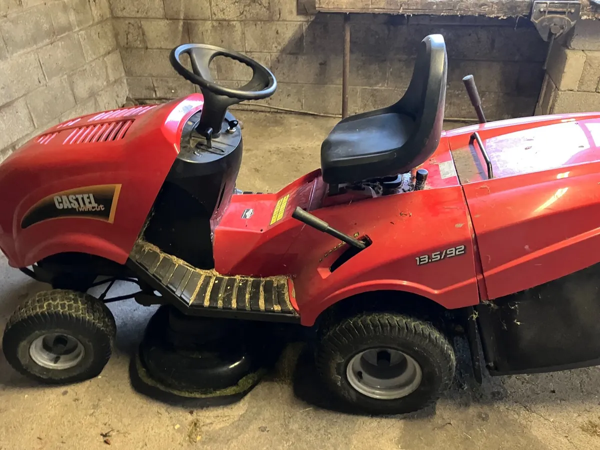 Ride on lawnmower - Image 3