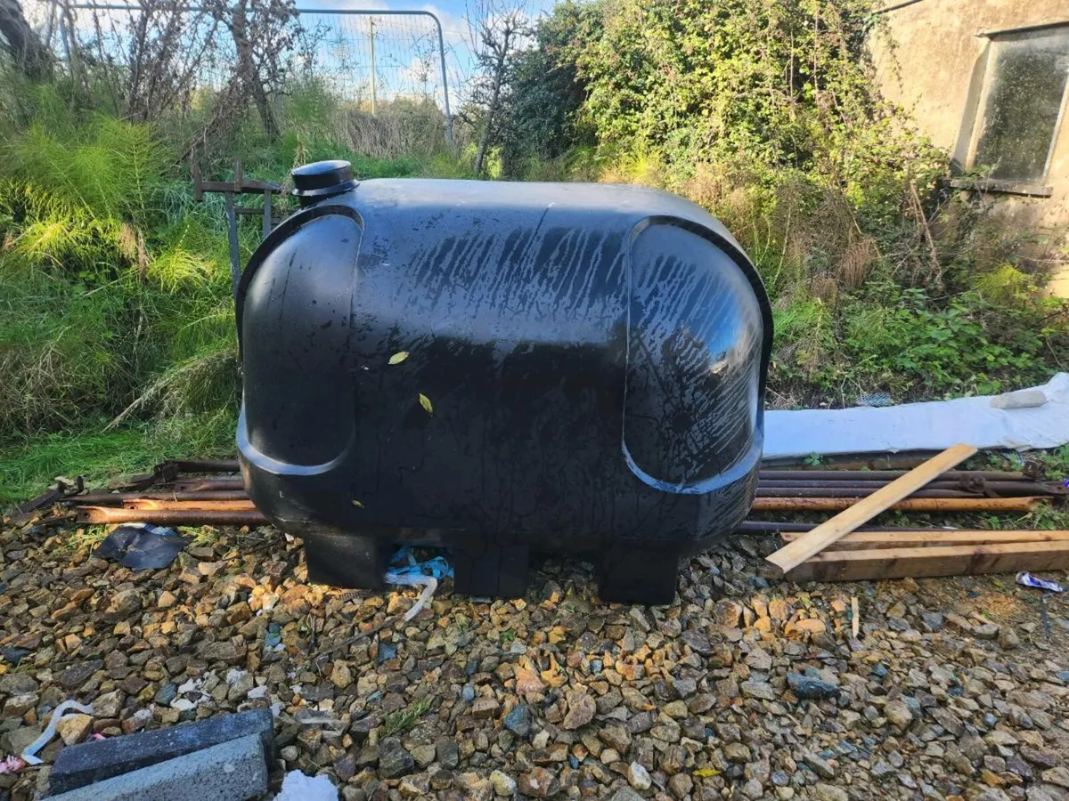 Oil tank - Image 2