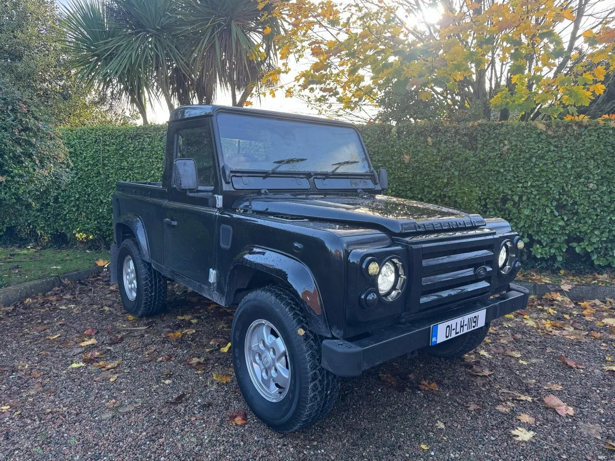 2001 Defender 90 SVX - Image 1