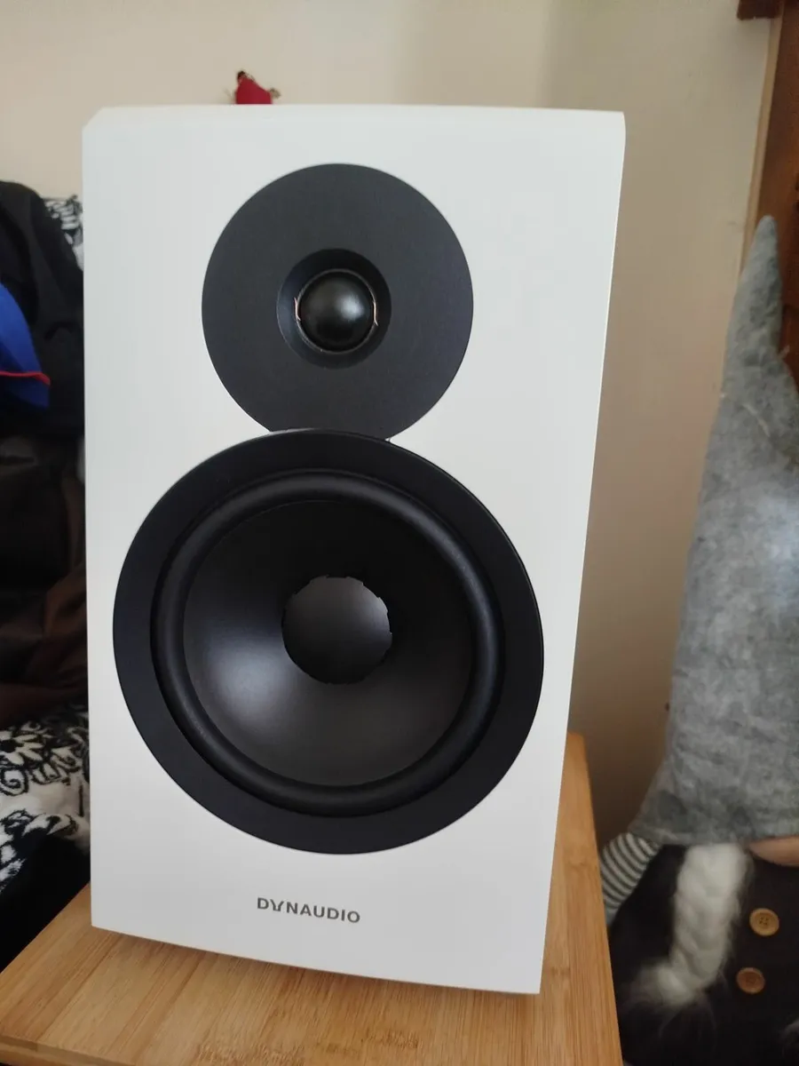 Dynaudio Emit 20 White new. - Image 1
