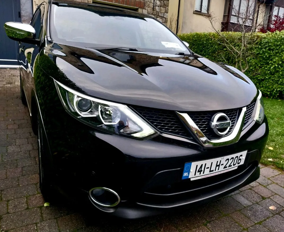 Nissan Qashqai top spec, new NCT, taxed - Image 1