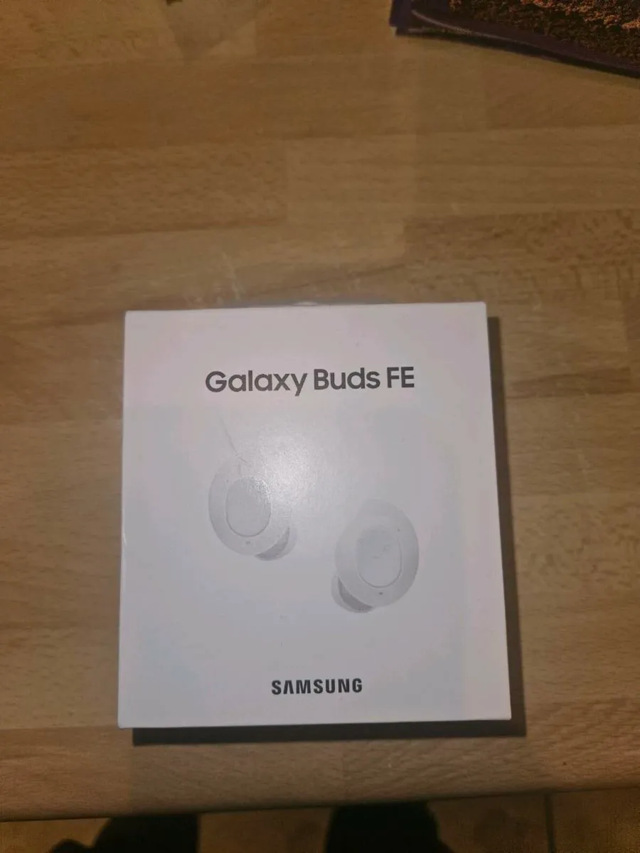 Galaxy buds fe - Image 1
