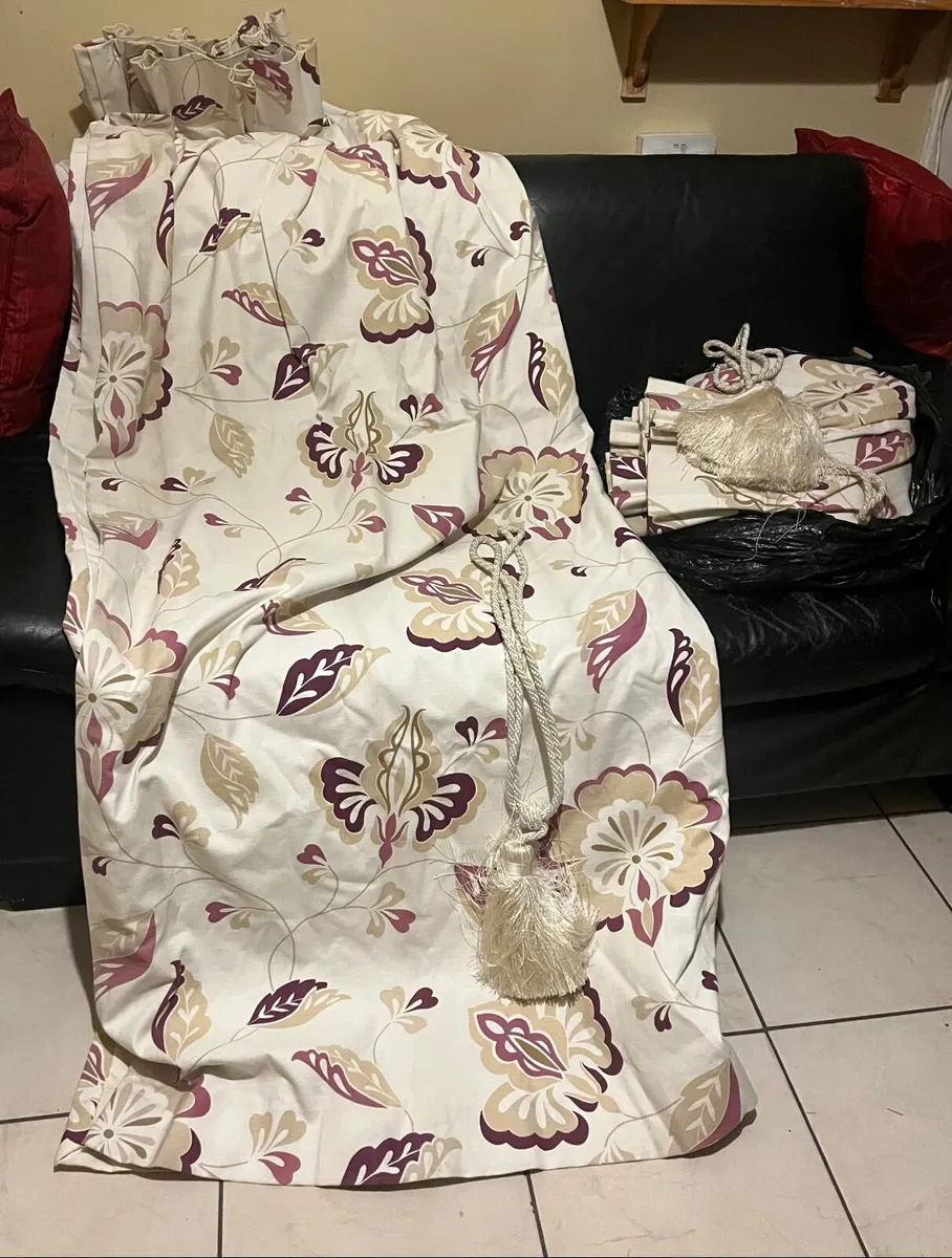 Curtains with Blinds - Image 1