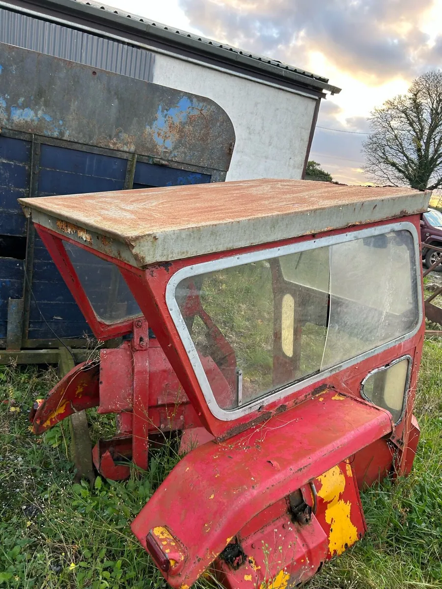 Mf 135 cab - Image 3