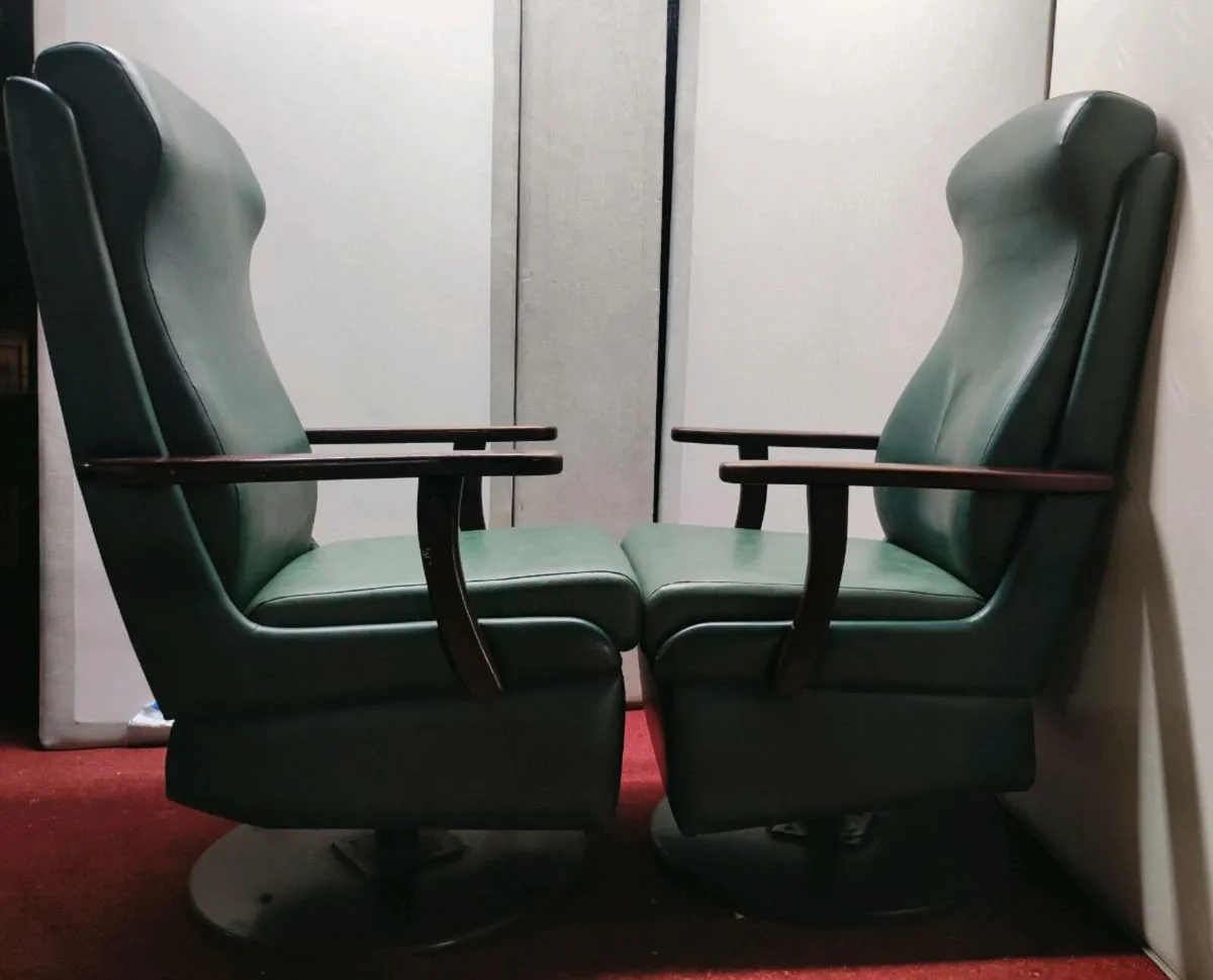 Various Jacobsen chairs *delivery - Image 1