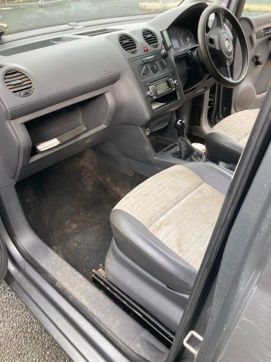 Volkswagen caddy - Image 4