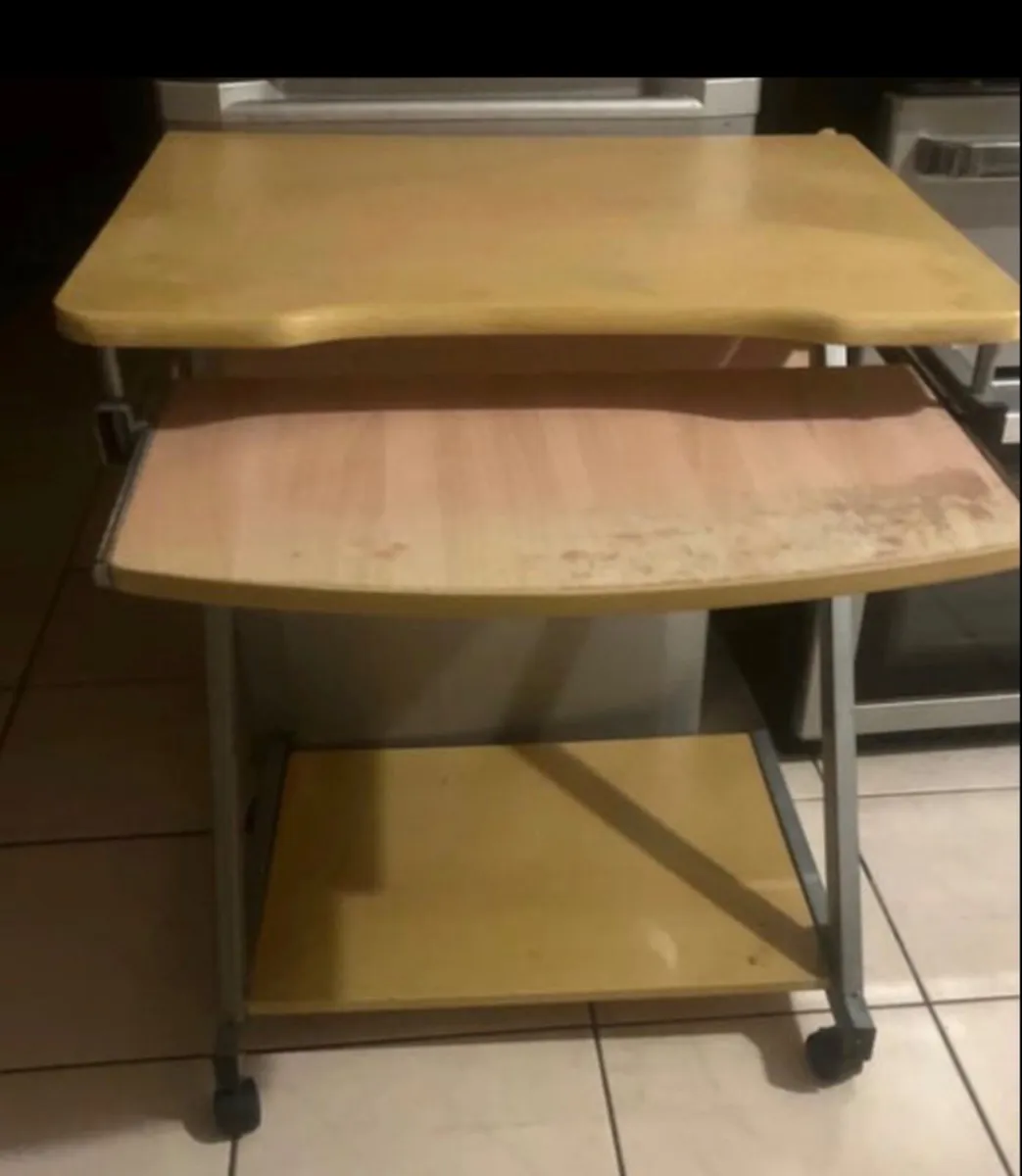 Desk with fold out tray - Image 2