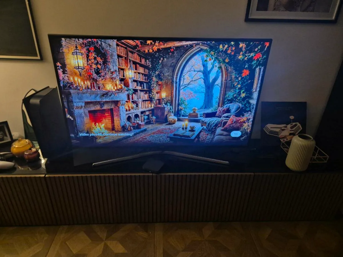 Samsung 50 Inch Ultra HDR TV - Image 1