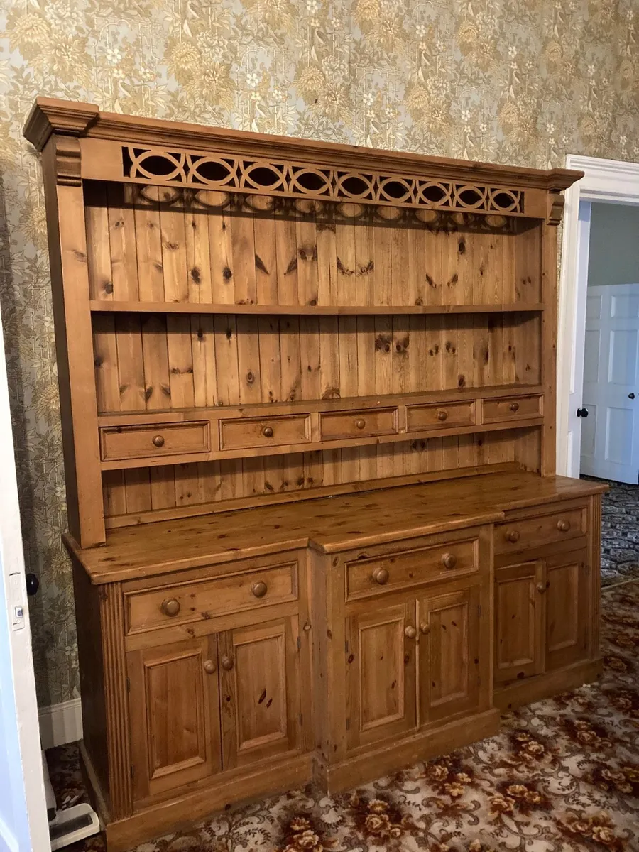 Kitchen dresser