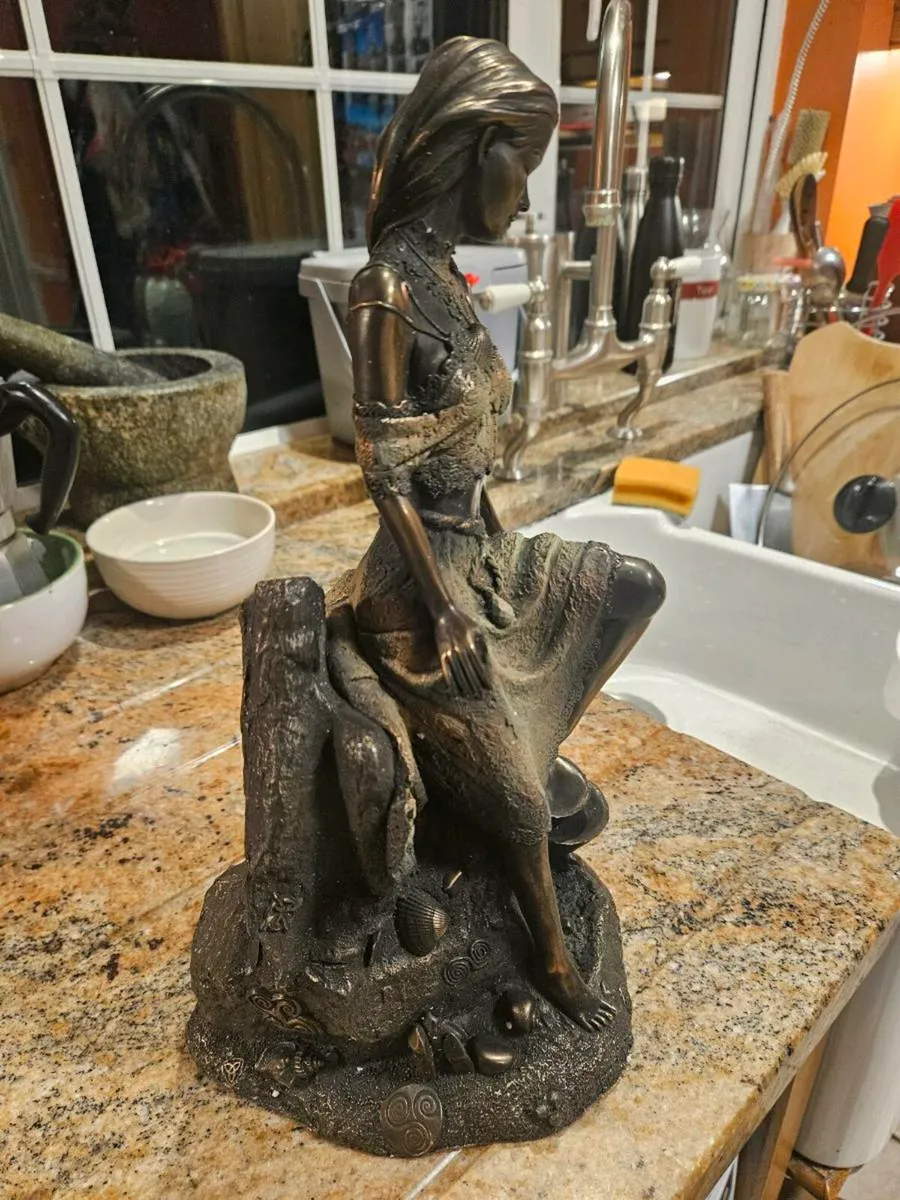 Mullingar Pewter statue "spirit of earth" - Image 2