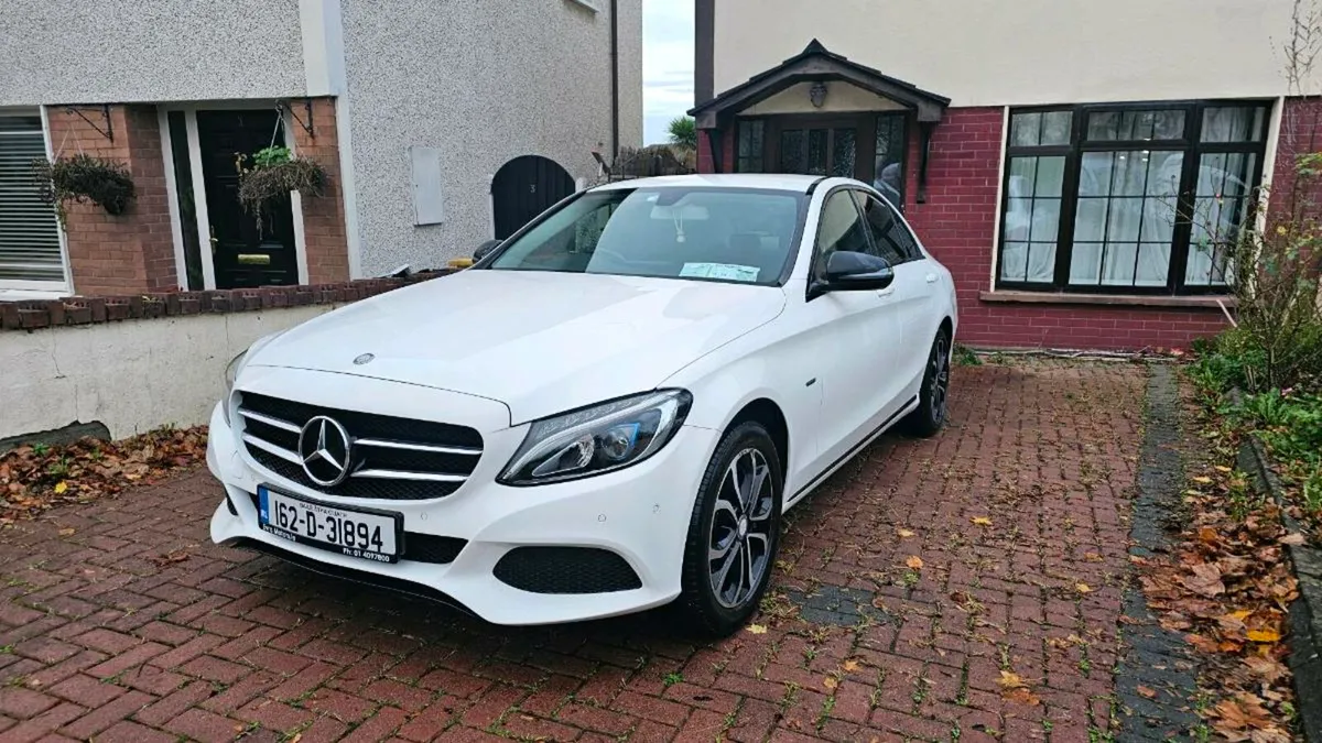 Mercedes- Benz C350 e Sport - Image 2