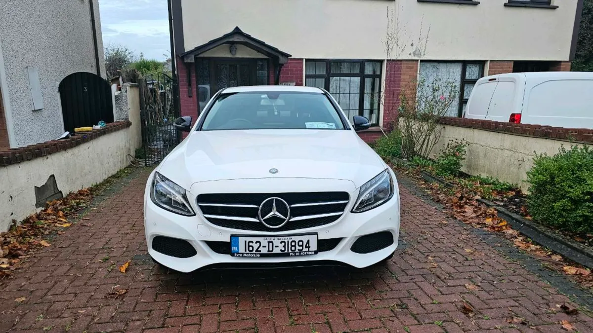 Mercedes- Benz C350 e Sport - Image 3