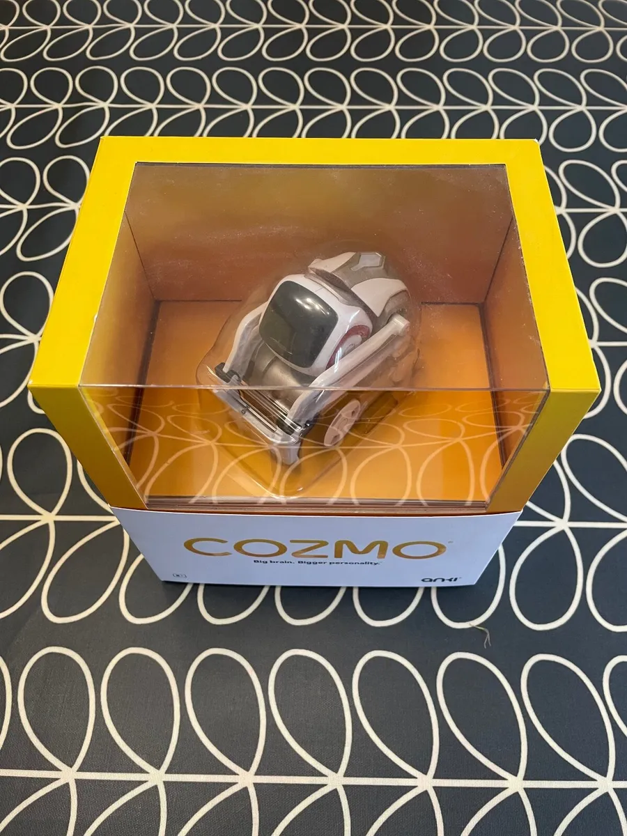 Cozmo Interactive Robot - Image 2