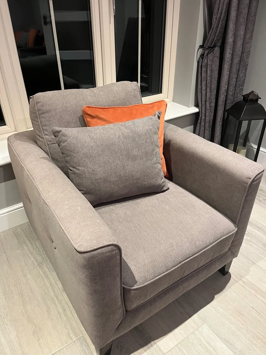 EZ Living Interiors sofa set - Image 3