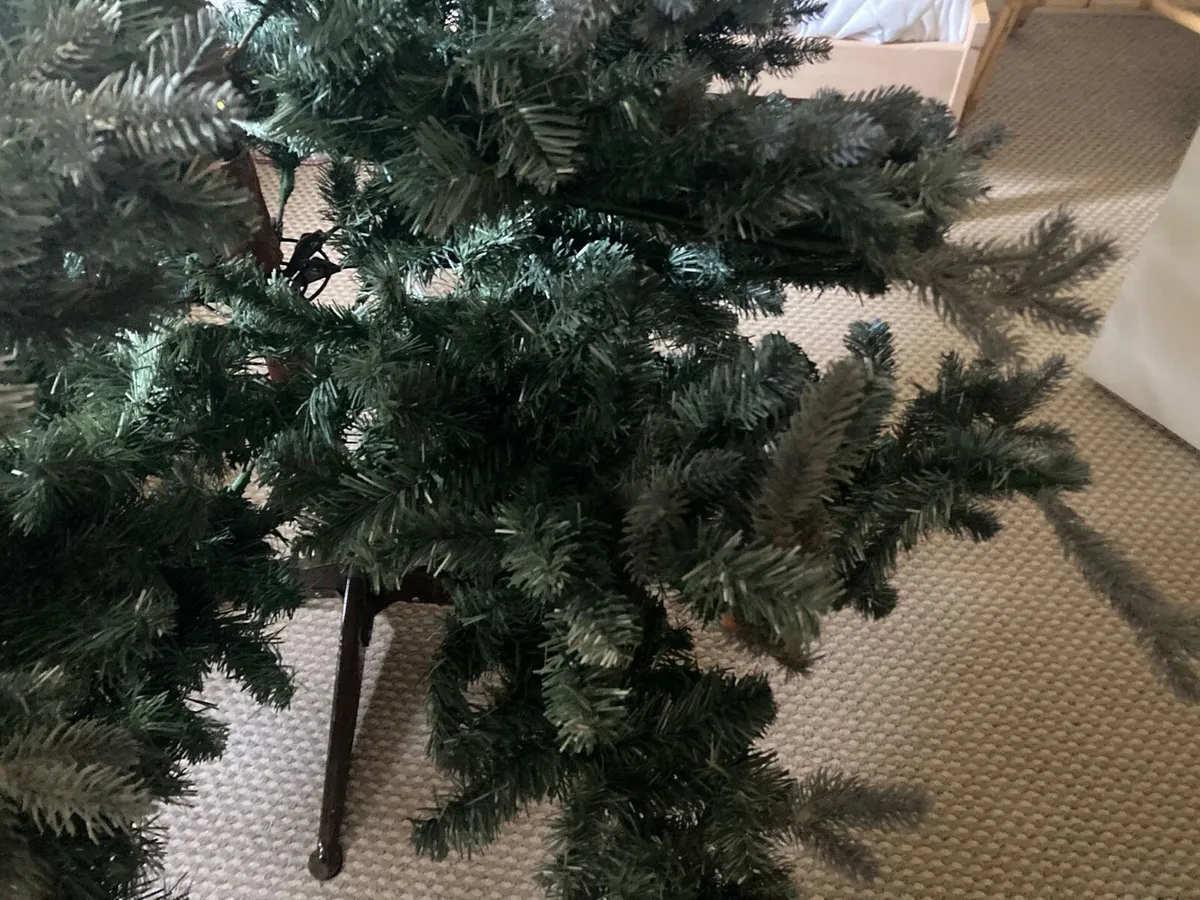 7ft Xmas tree - Image 2