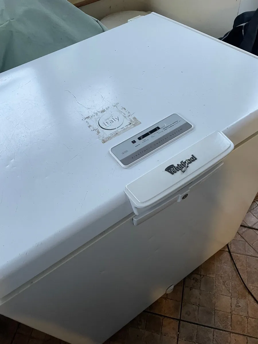 Large Whirlpool Chest freezer - Image 3
