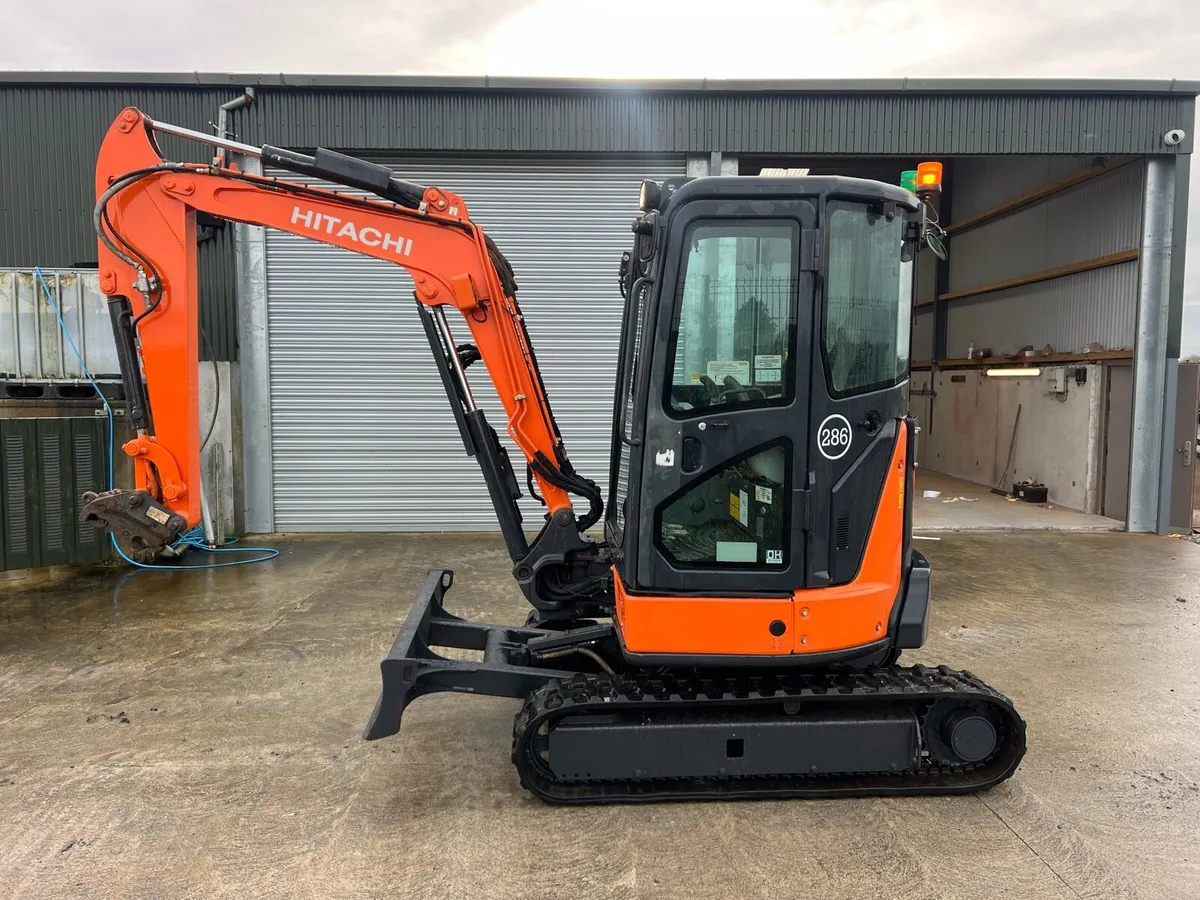 Hitachi ZX33 - Image 1
