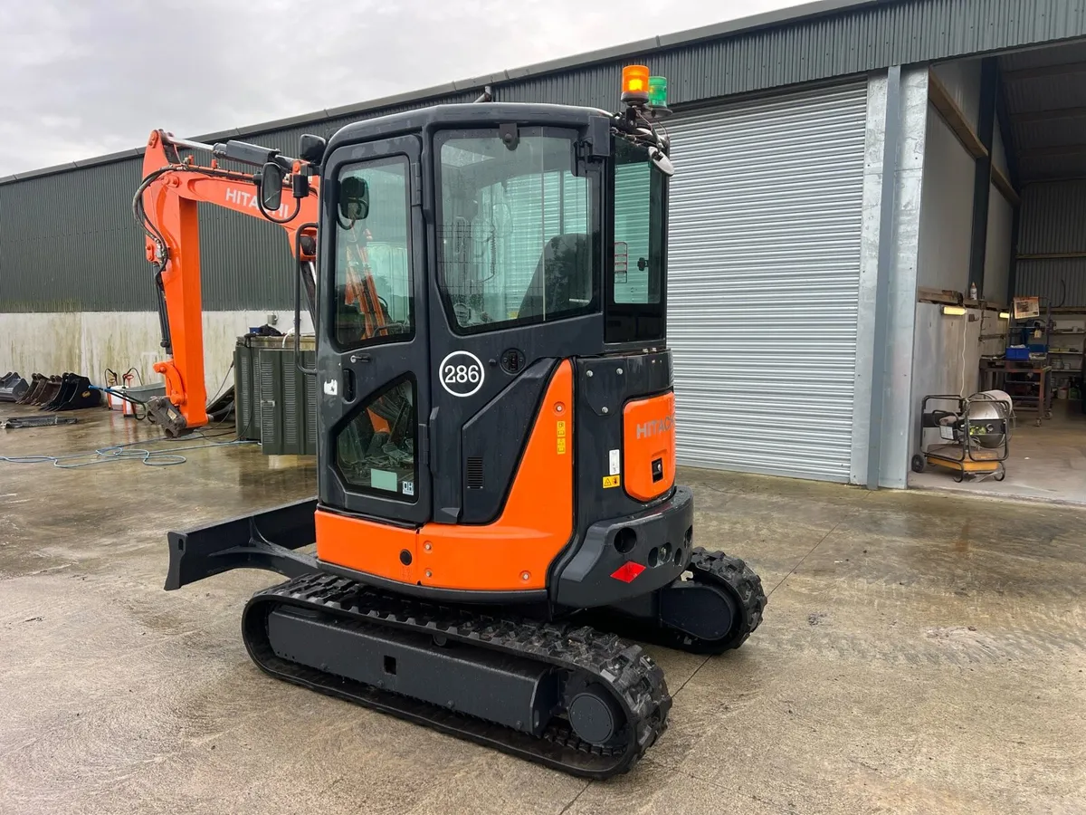 Hitachi ZX33 - Image 4