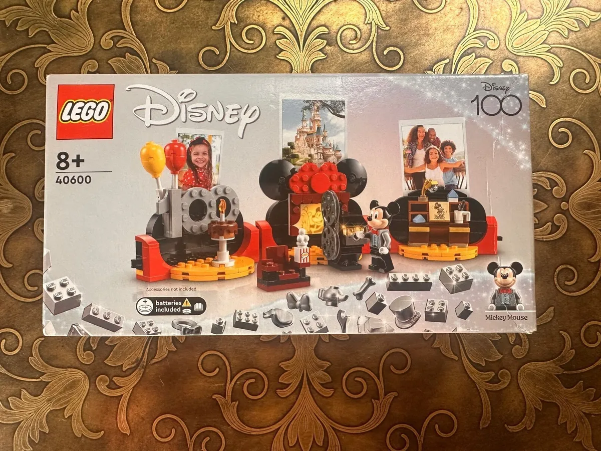 Lego Disney 100 years set. - Image 1
