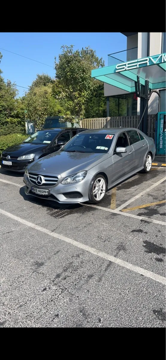 Mercedes benz E220 AMG Line - Image 2