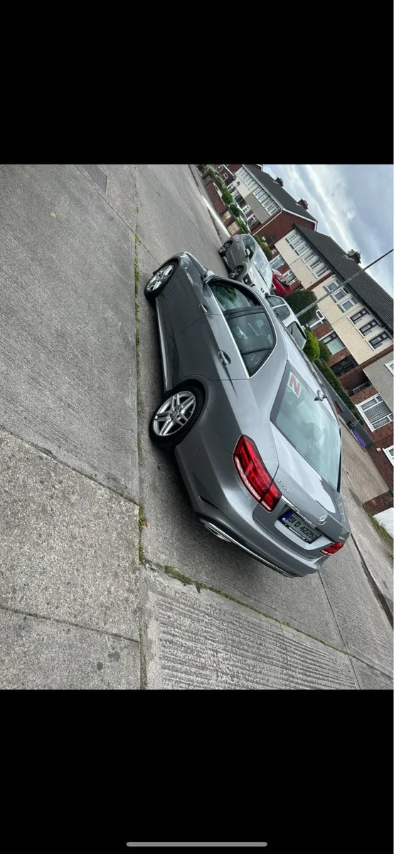 Mercedes benz E220 AMG Line - Image 4