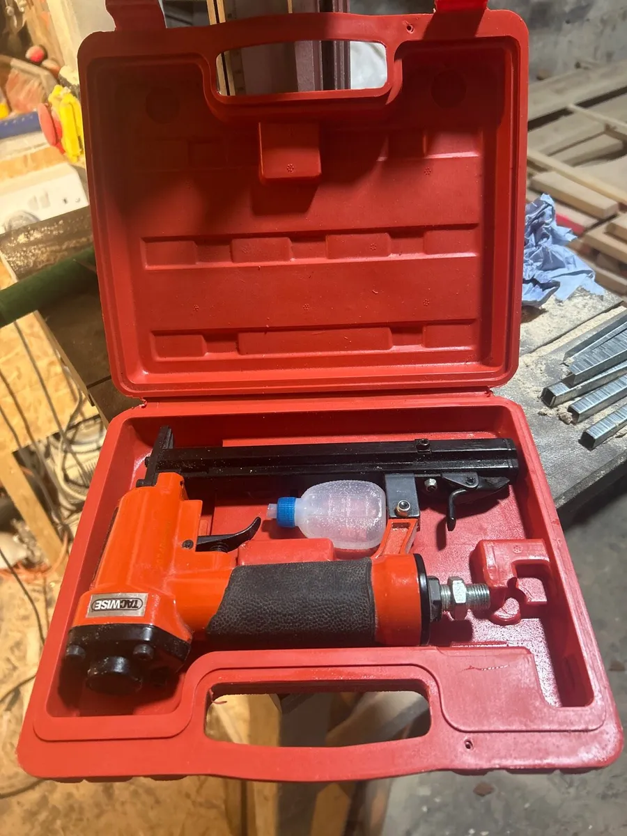 Tacwise 140 air staple gun - Image 1