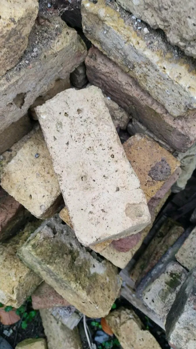 Yellow bricks - Image 2