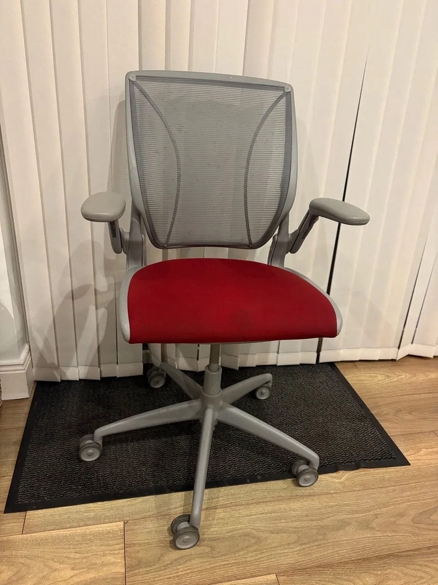 Humanscale Diffrient World Task Office Chair - Image 1