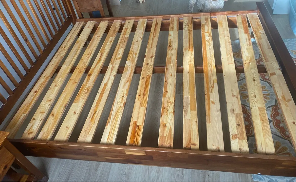 King Bedframe 5ft & 2 bed side lockers - Image 2