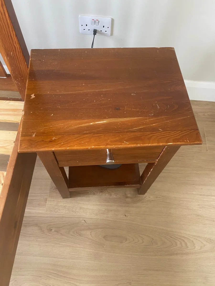 King Bedframe 5ft & 2 bed side lockers - Image 4